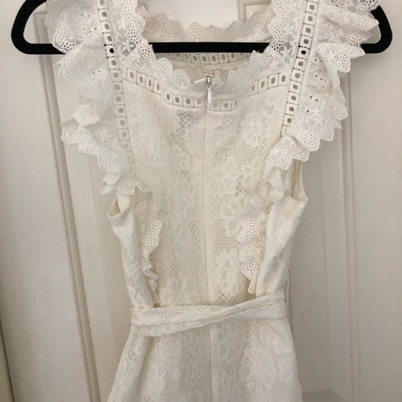 White lace dress - Picture 5 of 12